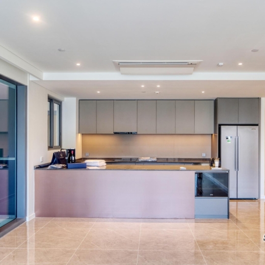 Cho Thuê Căn Hộ 3PN+1 Nội Thất Cơ Bản Opera Residence - Khối Đế | The Metropole Thủ Thiêm