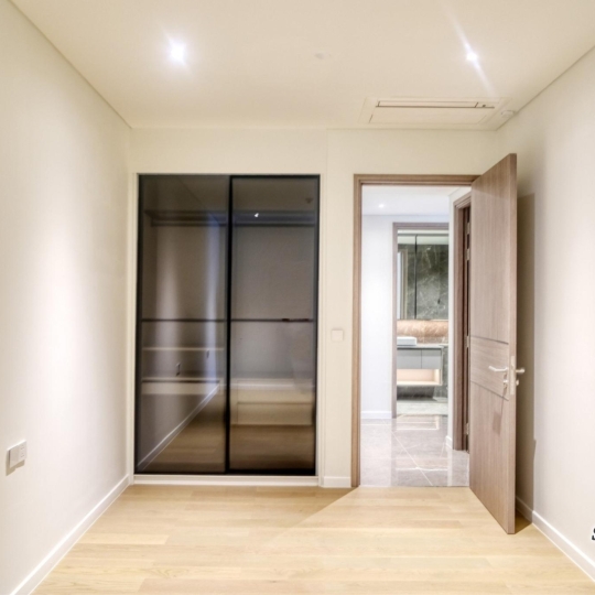 Cho Thuê Căn Hộ 3PN+1 Nội Thất Cơ Bản Opera Residence - Khối Đế | The Metropole Thủ Thiêm