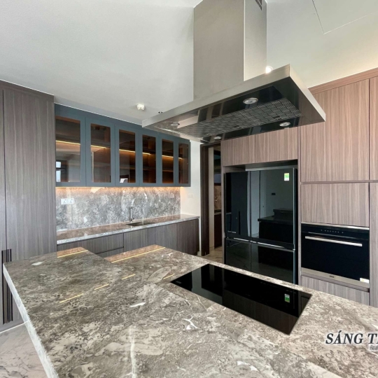 Cho Thuê Căn Hộ 4 Phòng Ngủ Nội Thất Cơ Bản, Tầm Nhìn Đắt Giá Tại Cove Residence - Empire City