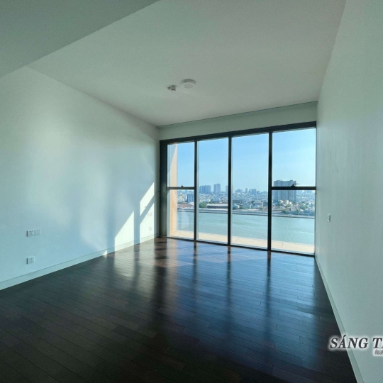 Cho Thuê Căn Hộ 4 Phòng Ngủ Nội Thất Cơ Bản, Tầm Nhìn Đắt Giá Tại Cove Residence - Empire City